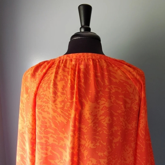 Loft Orange Printed Drop Hem Top - Picture 4 of 4